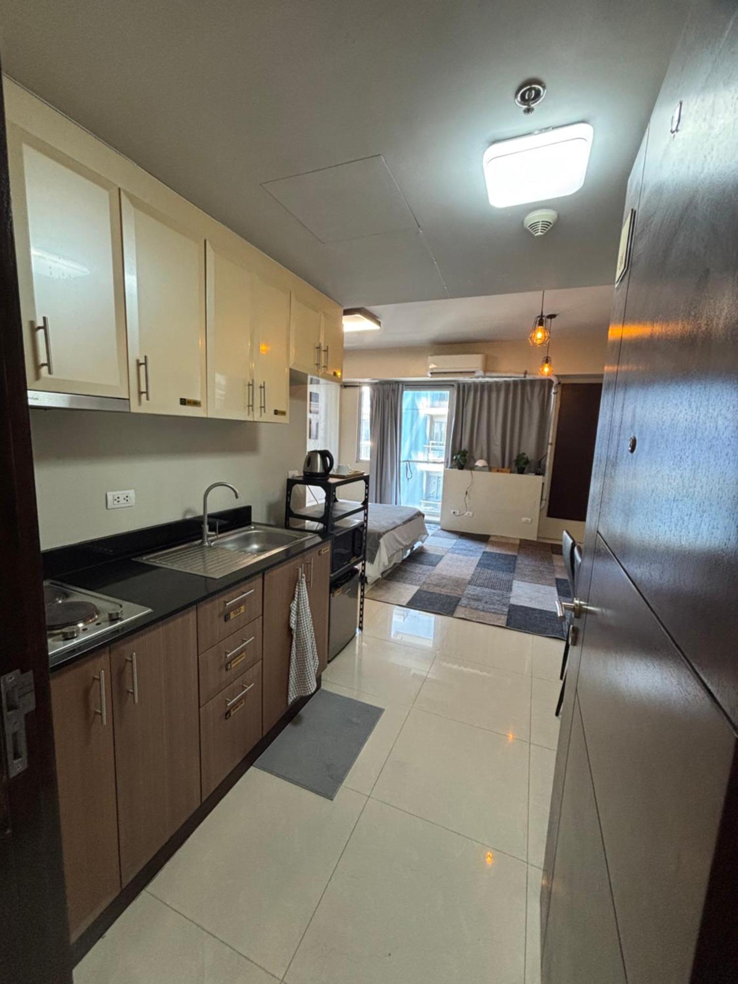 One Palm Tree Villas Short Walk Via Runway Manila Naia T3 Pasay Exterior foto